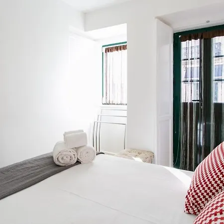Guestready - Brilliant Flat Near S. Jorge Castle * Lissabon