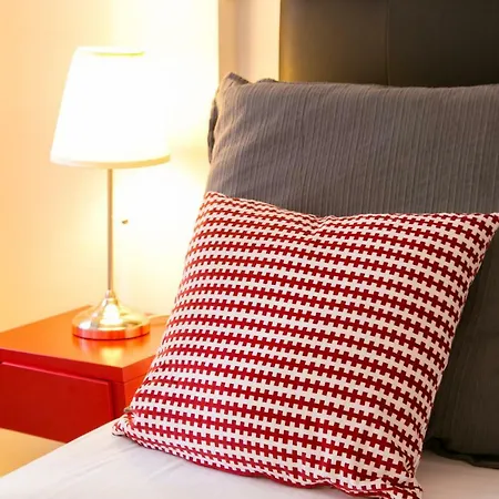Joivy Cosy 1-bed Flat With Balcony In Alfama, Moments From The Port Lisbon